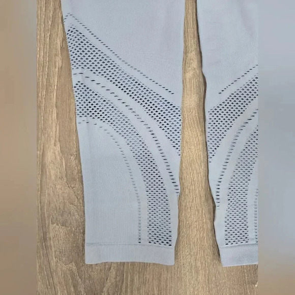 Nwt Lurv Euphoria Seamless Legging in Sky Blue sz M - Picture 4 of 7